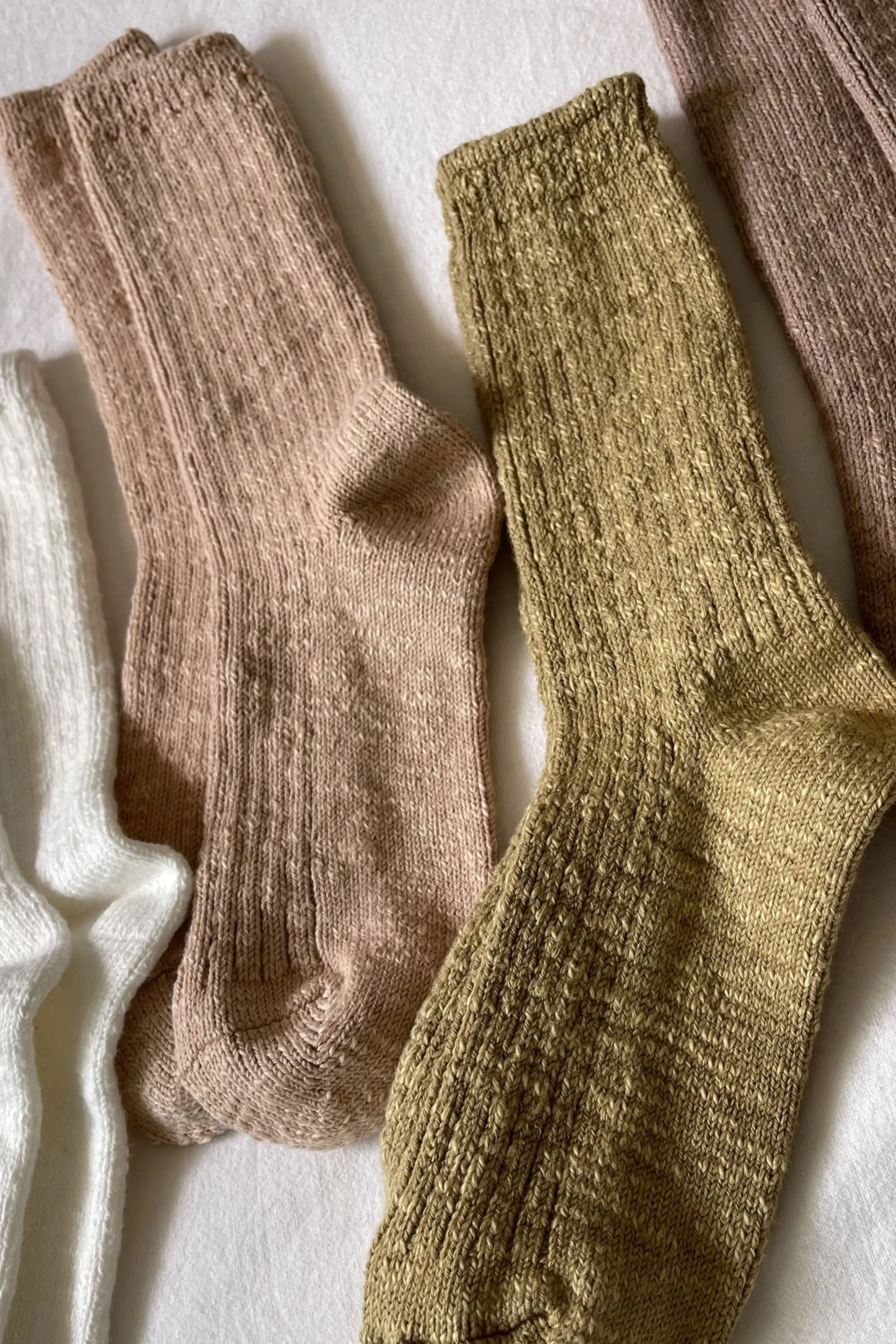 Le Bon Shoppe Cottage Peachy Keen Socks